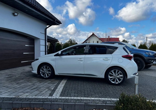 Toyota Auris cena 62400 przebieg: 175000, rok produkcji 2016 z Rzeszów małe 92